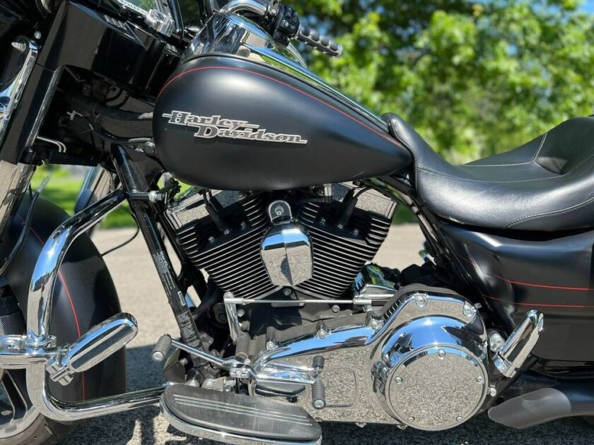 2014 Harley-Davidson Touring Street Glide Special - Image 17
