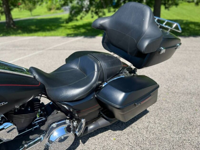 2014 Harley-Davidson Touring Street Glide Special - Image 19
