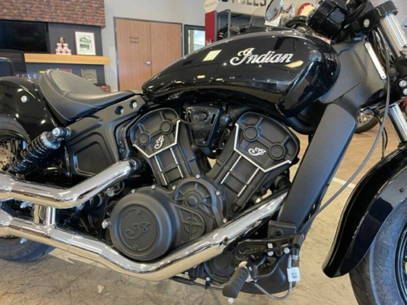 2022 Indian Motorcycle® Scout® Sixty ABS Black Metallic - Image 2