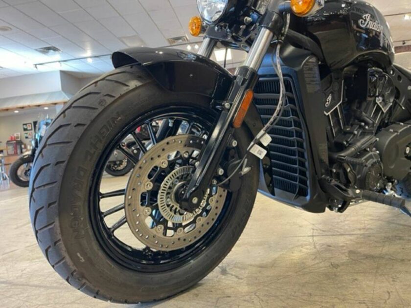2022 Indian Motorcycle® Scout® Sixty ABS Black Metallic - Image 3