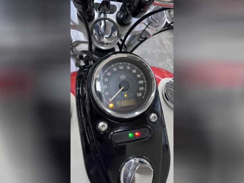2014 Harley-Davidson® FXDWG - Dyna® Wide Glide® - Image 7