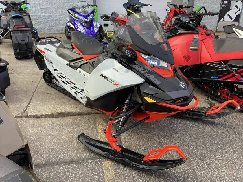 2022 Ski-Doo Snowmobile MXZ X 850 For Sale - Image 2