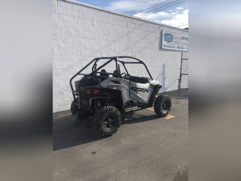 2023 Polaris RZR Trail S 1000 Premium Ghost Gray - Image 2