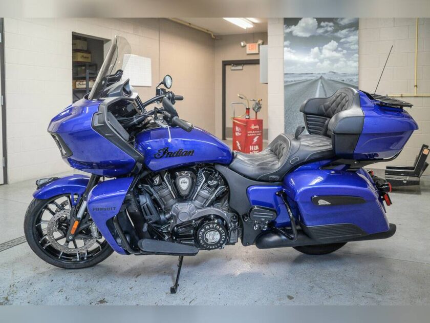 2022 Indian Motorcycle® Pursuit Dark Horse with Premium Package Spirit Blue Met - Image 7