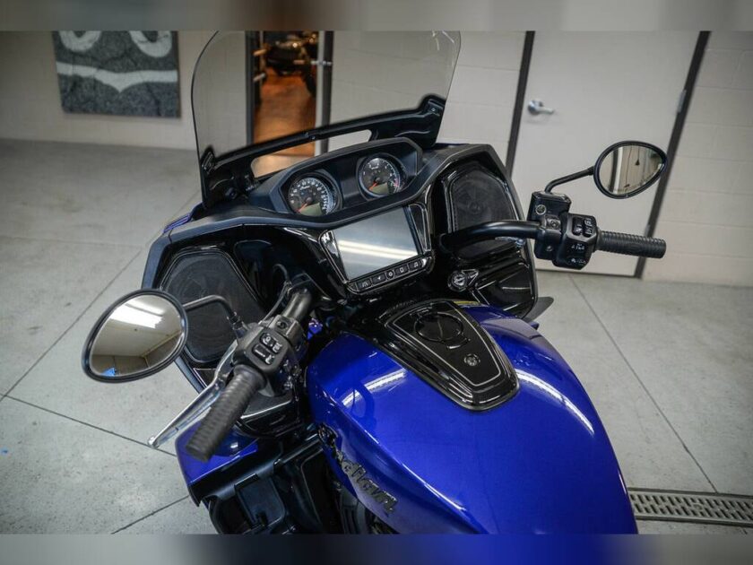 2022 Indian Motorcycle® Pursuit Dark Horse with Premium Package Spirit Blue Met - Image 9