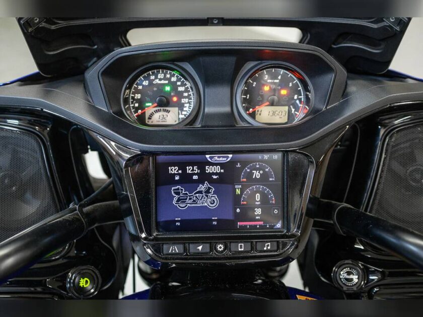 2022 Indian Motorcycle® Pursuit Dark Horse with Premium Package Spirit Blue Met - Image 12