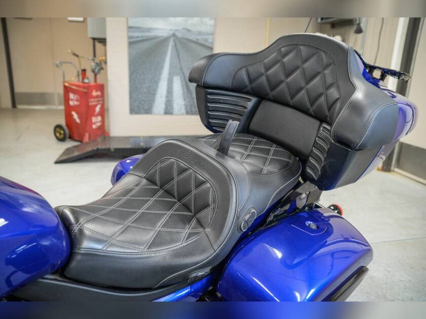 2022 Indian Motorcycle® Pursuit Dark Horse with Premium Package Spirit Blue Met - Image 15