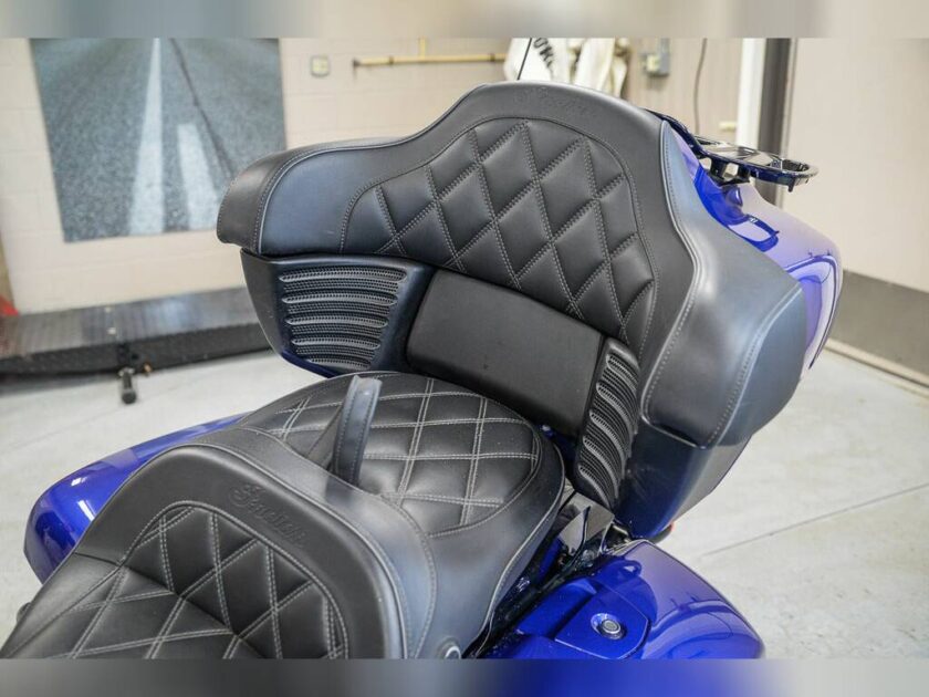 2022 Indian Motorcycle® Pursuit Dark Horse with Premium Package Spirit Blue Met - Image 16