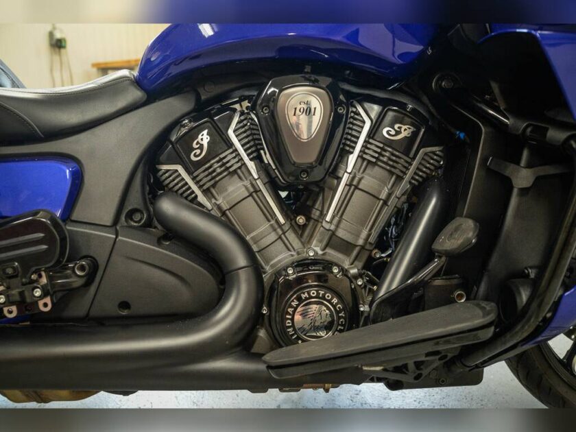 2022 Indian Motorcycle® Pursuit Dark Horse with Premium Package Spirit Blue Met - Image 26