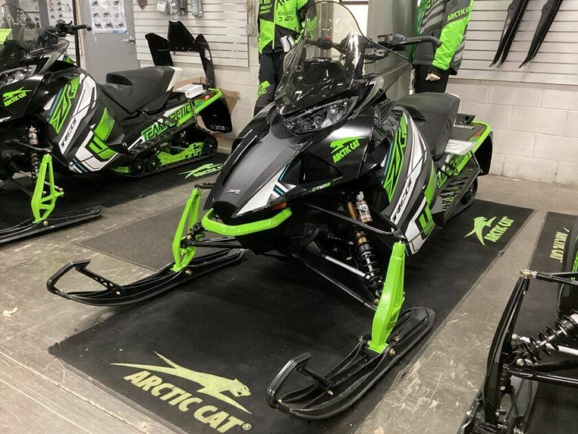 2023 Arctic Cat® Snowmobile ZR 6000 R-XC Manual For Sale - Image 2