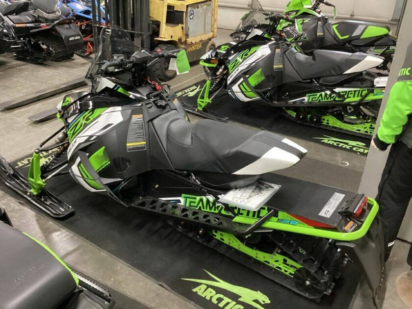 2023 Arctic Cat® Snowmobile ZR 6000 R-XC Manual For Sale - Image 5